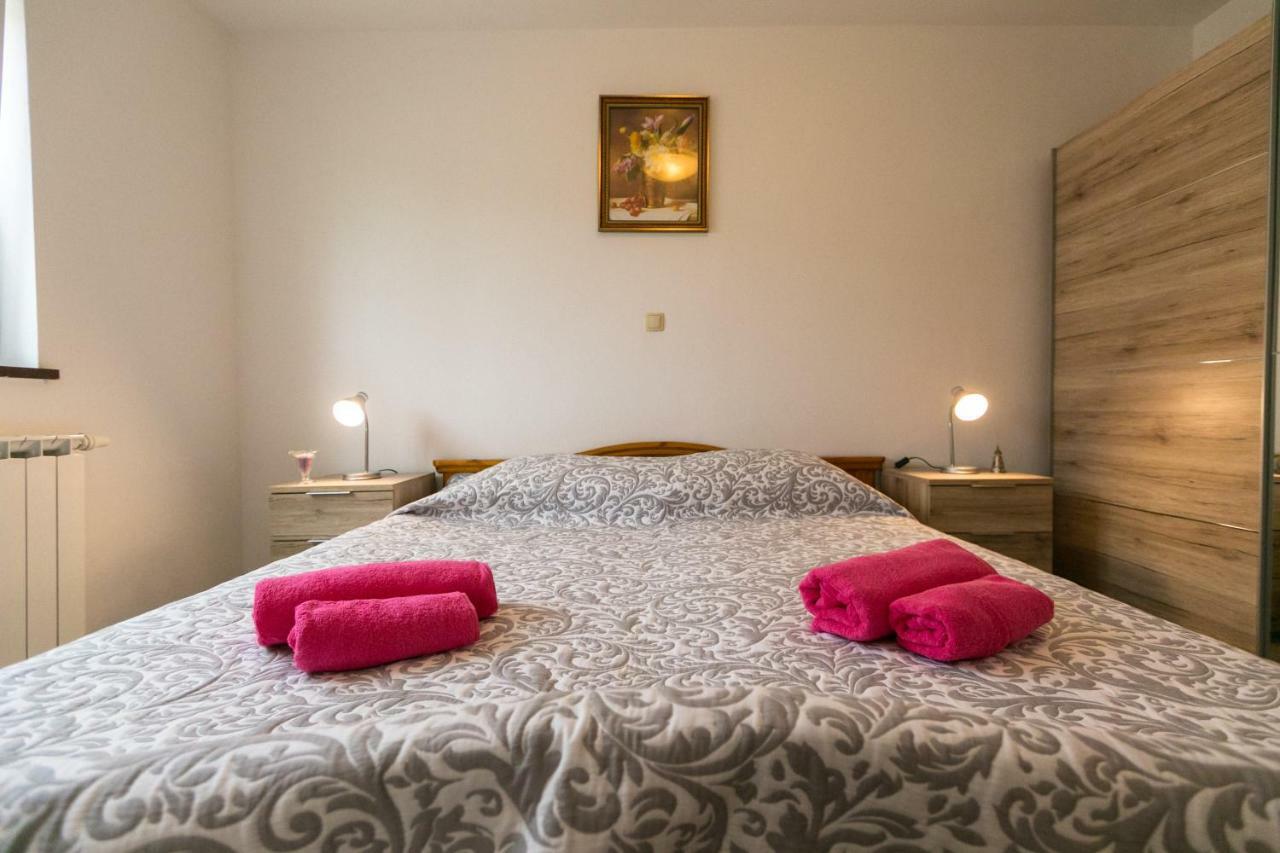Amela Apartment พูลา ภายนอก รูปภาพ