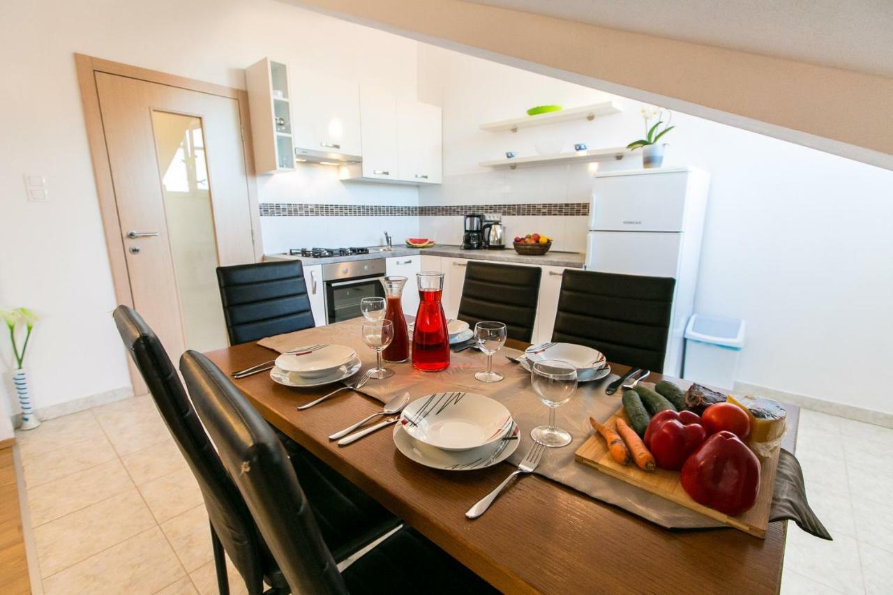 Amela Apartment พูลา ภายนอก รูปภาพ