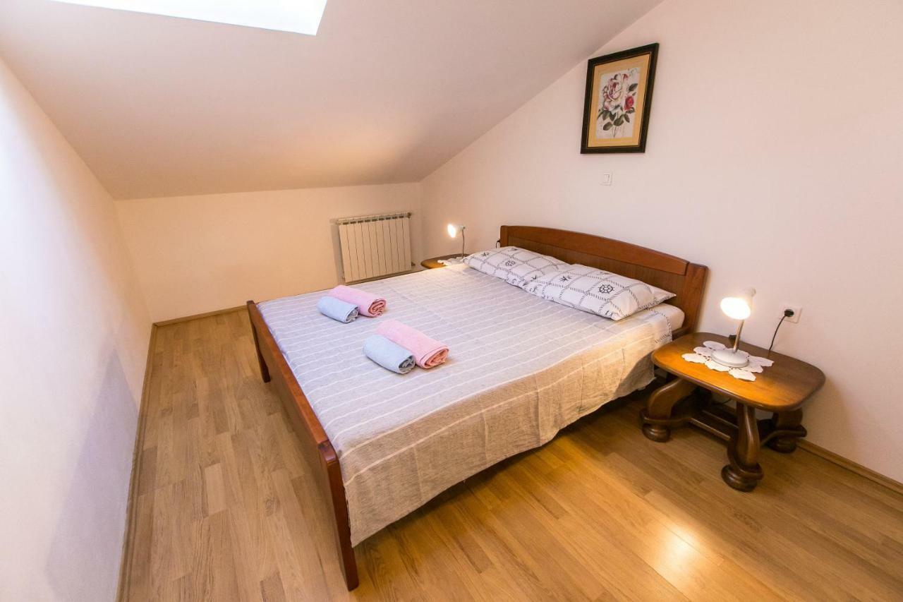 Amela Apartment พูลา ภายนอก รูปภาพ