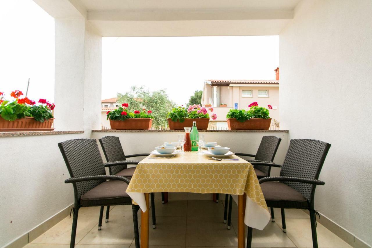 Amela Apartment พูลา ภายนอก รูปภาพ